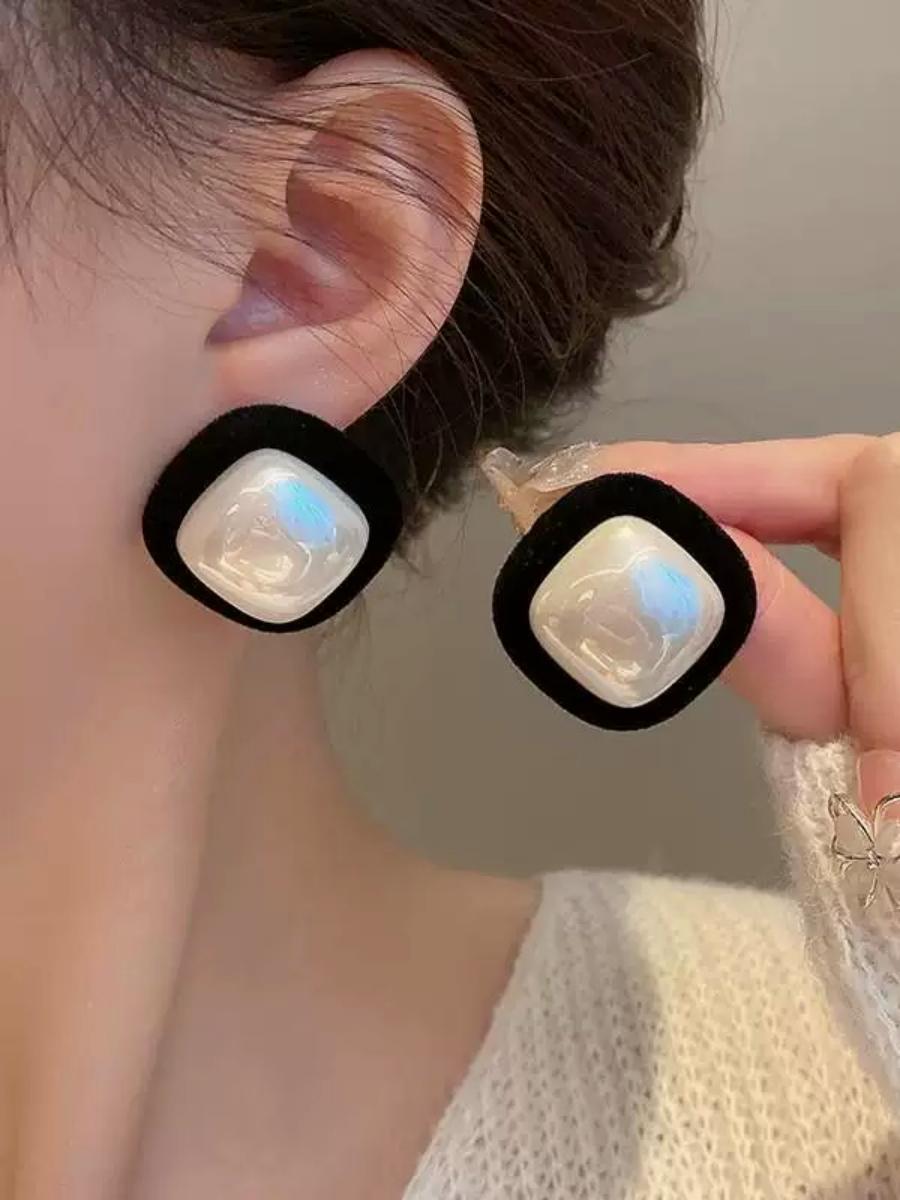 Square Imitation Pearl Stud Earrings